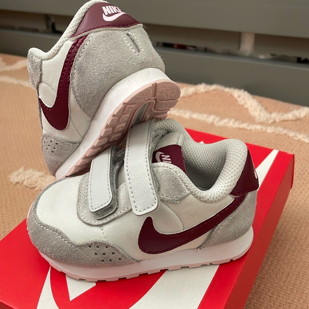 Nike MD Valiant